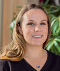 Book an Appointment with Dr. Sarah Gandey for Acupuncture