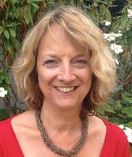Book an Appointment with Lynn Mackay for Classical Homeopathy